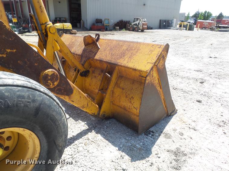 image for item DC7261 1990 John Deere 710C backhoe
