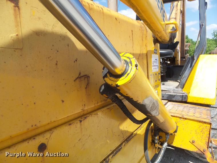 image for item DC7261 1990 John Deere 710C backhoe