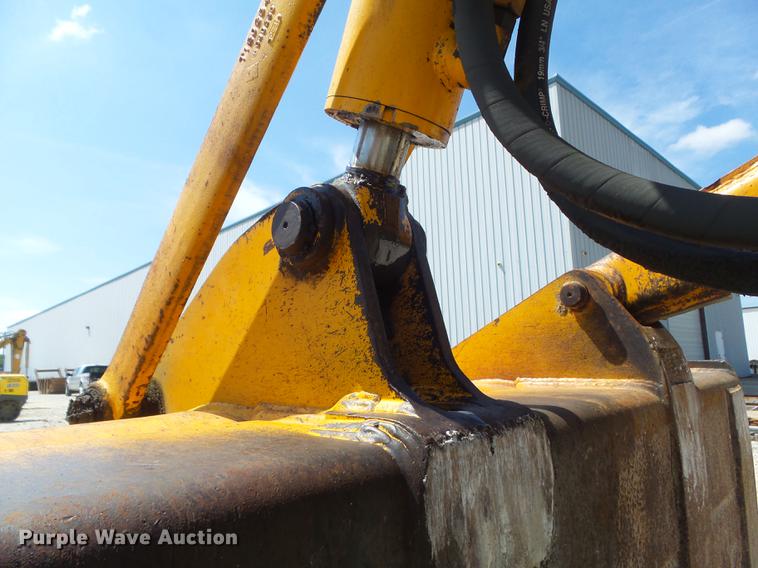 image for item DC7261 1990 John Deere 710C backhoe