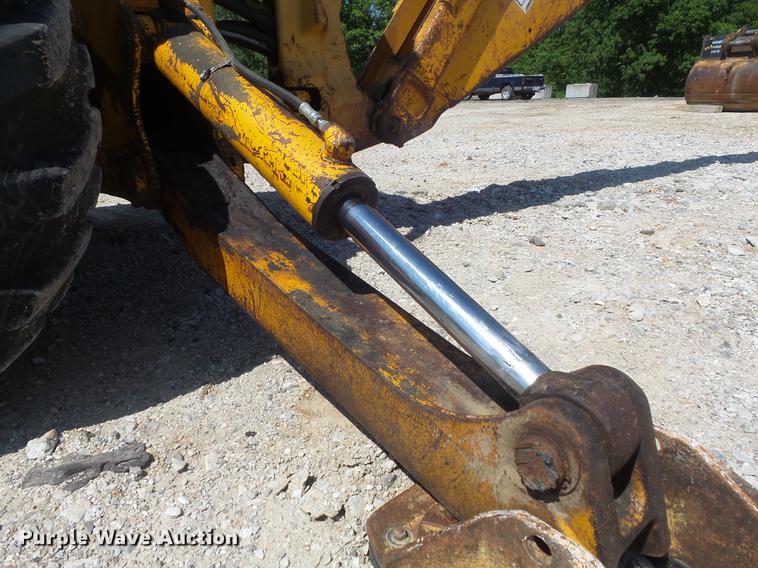 image for item DC7261 1990 John Deere 710C backhoe