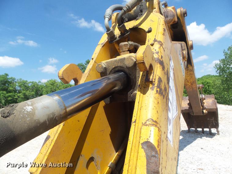 image for item DC7261 1990 John Deere 710C backhoe