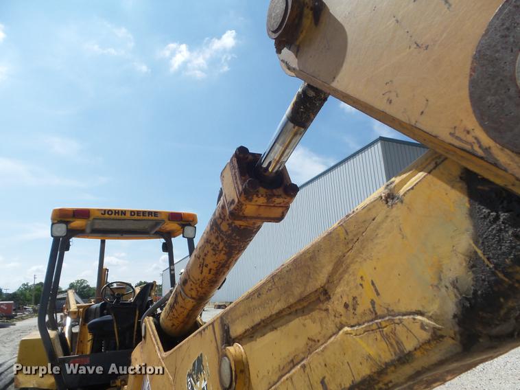 image for item DC7261 1990 John Deere 710C backhoe