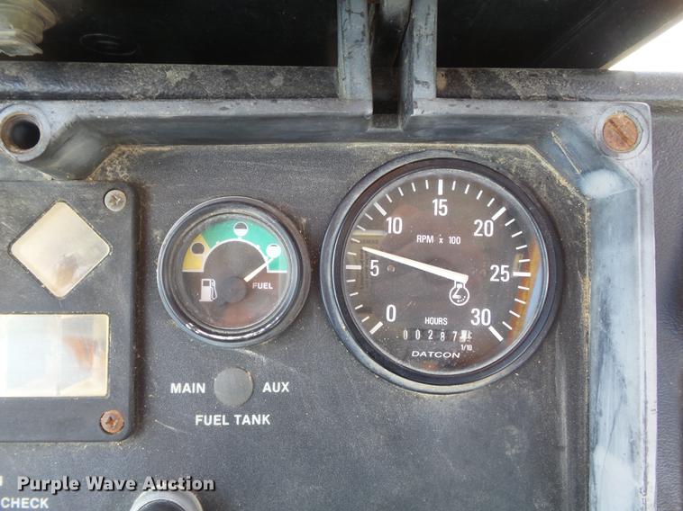 image for item DC7261 1990 John Deere 710C backhoe