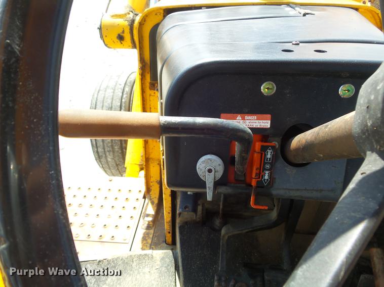 image for item DC7261 1990 John Deere 710C backhoe