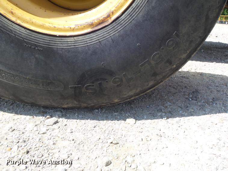 image for item DC7261 1990 John Deere 710C backhoe