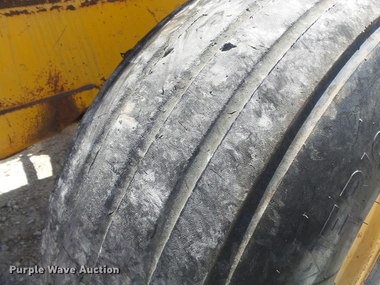 image for item DC7261 1990 John Deere 710C backhoe