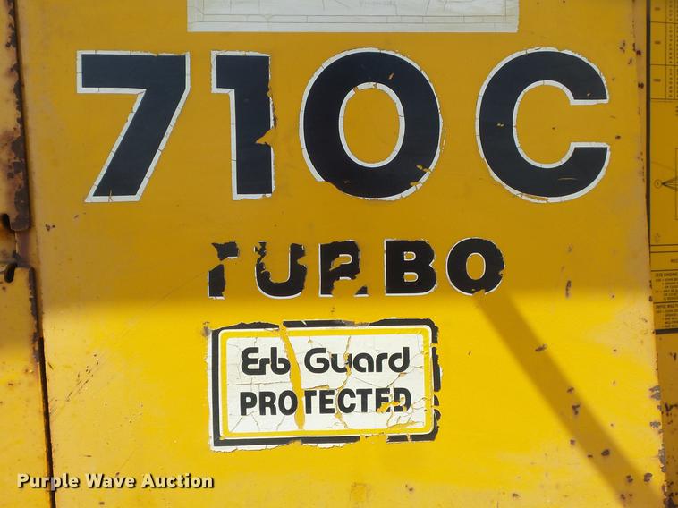 image for item DC7261 1990 John Deere 710C backhoe