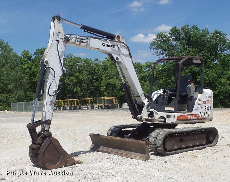 image for item DC7263 2006 Bobcat 341G min excavator