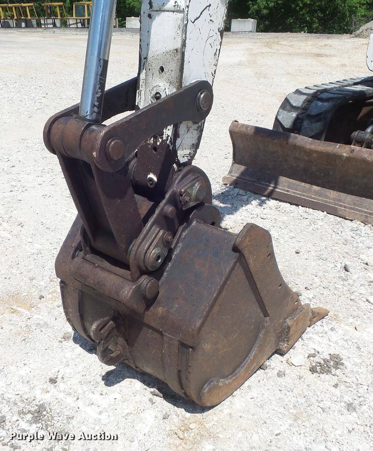 image for item DC7263 2006 Bobcat 341G min excavator