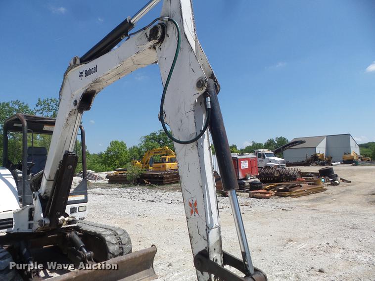 image for item DC7263 2006 Bobcat 341G min excavator