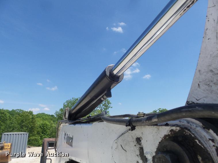 image for item DC7263 2006 Bobcat 341G min excavator
