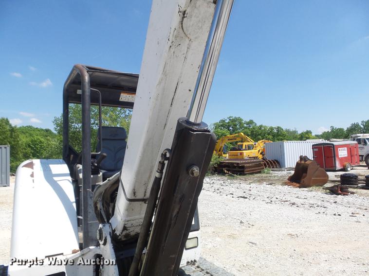 image for item DC7263 2006 Bobcat 341G min excavator