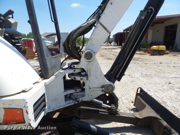 image for item DC7263 2006 Bobcat 341G min excavator
