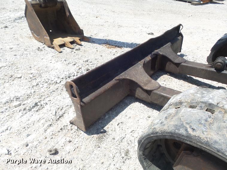 image for item DC7263 2006 Bobcat 341G min excavator