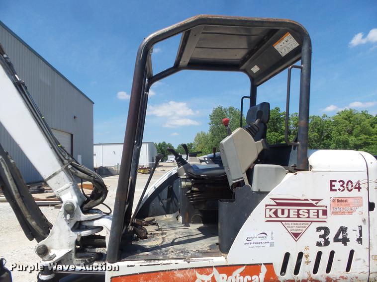 image for item DC7263 2006 Bobcat 341G min excavator