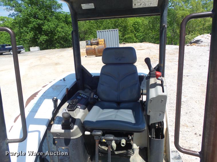 image for item DC7263 2006 Bobcat 341G min excavator