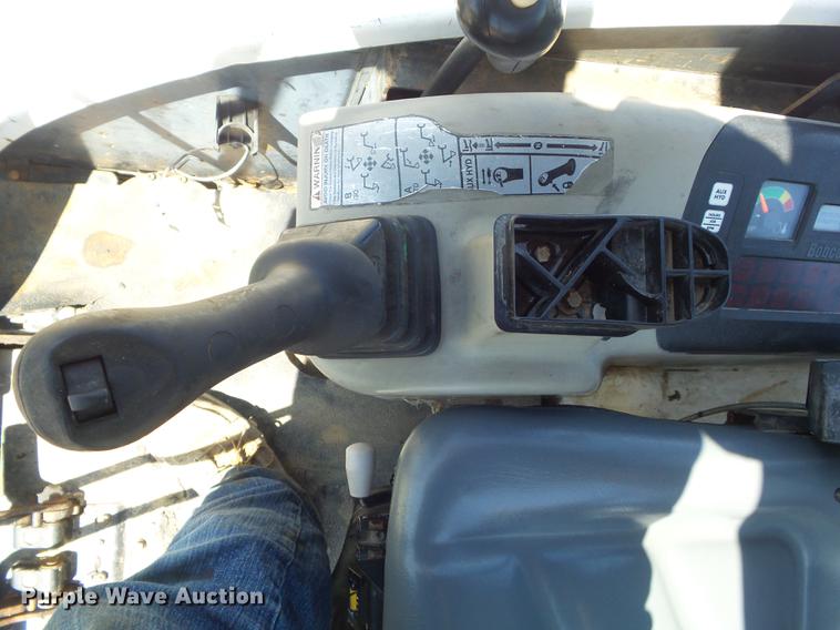 image for item DC7263 2006 Bobcat 341G min excavator