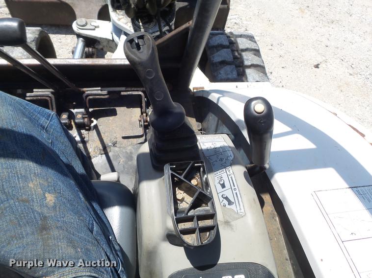 image for item DC7263 2006 Bobcat 341G min excavator