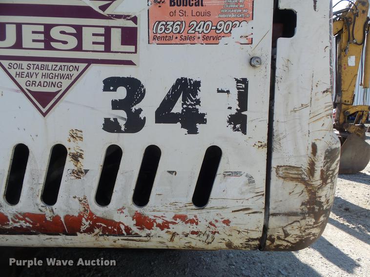 image for item DC7263 2006 Bobcat 341G min excavator