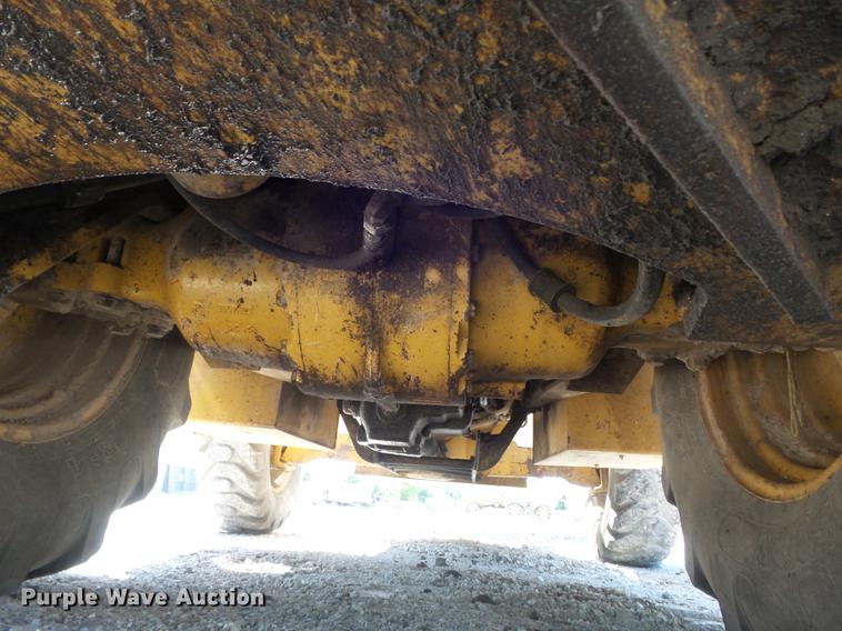 image for item DC7264 1999 Caterpillar 416C backhoe