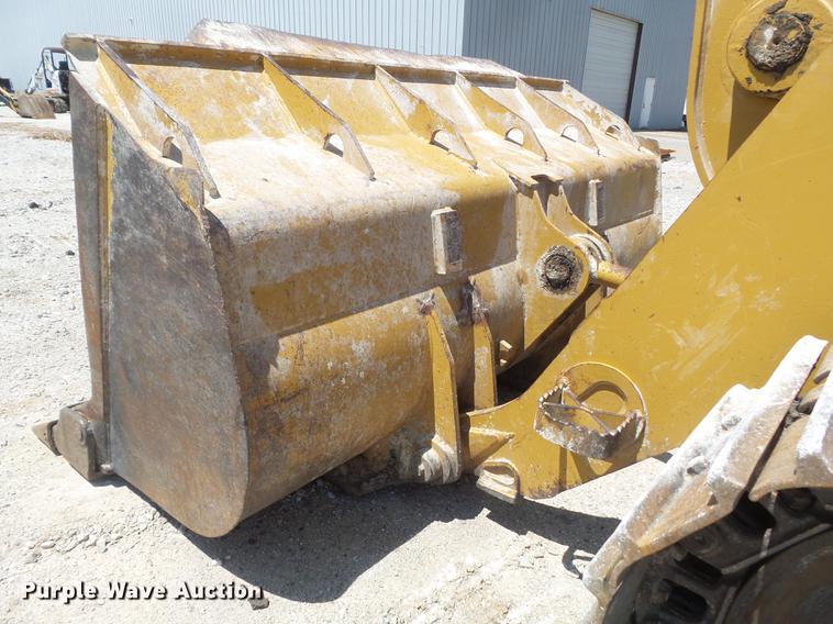 image for item DC7265 1997 Caterpillar 963B LGP track loader