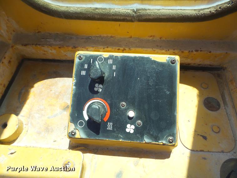 image for item DC7265 1997 Caterpillar 963B LGP track loader