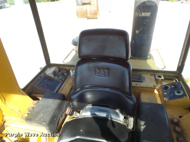 image for item DC7266 1998 Caterpillar 963B LGP track loader