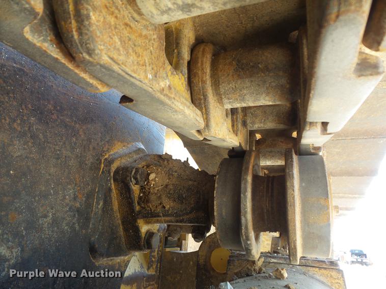 image for item DC7266 1998 Caterpillar 963B LGP track loader