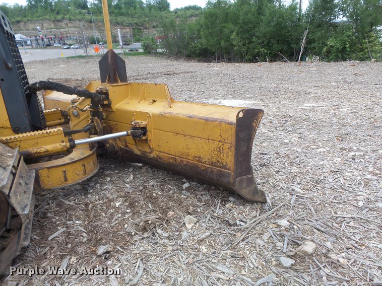 image for item DC7285 1999 John Deere 450H LGP dozer