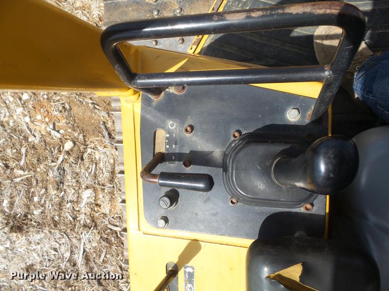 image for item DC7285 1999 John Deere 450H LGP dozer