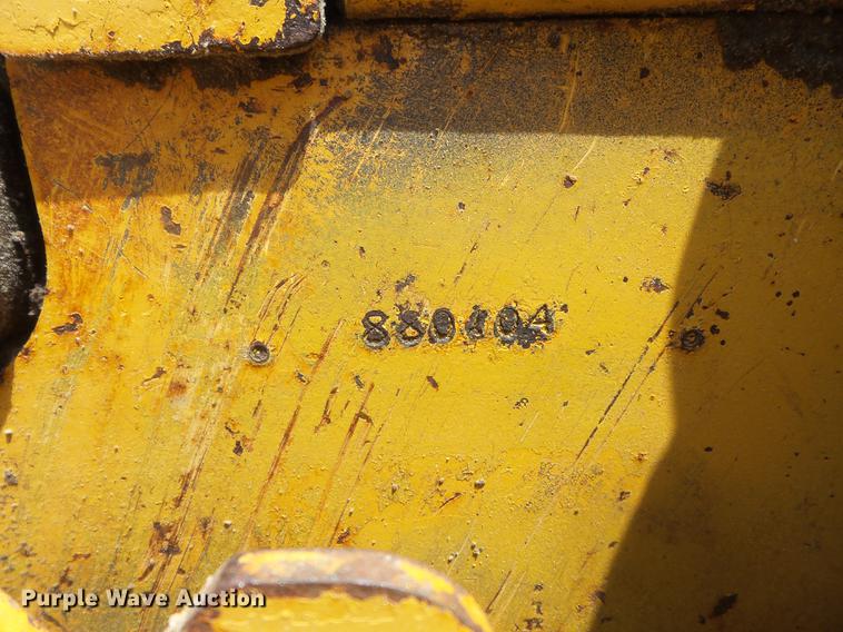 image for item DC7285 1999 John Deere 450H LGP dozer