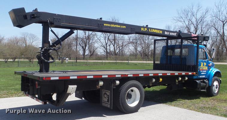 image for item DC7343 1995 International 4700 flatbed truck