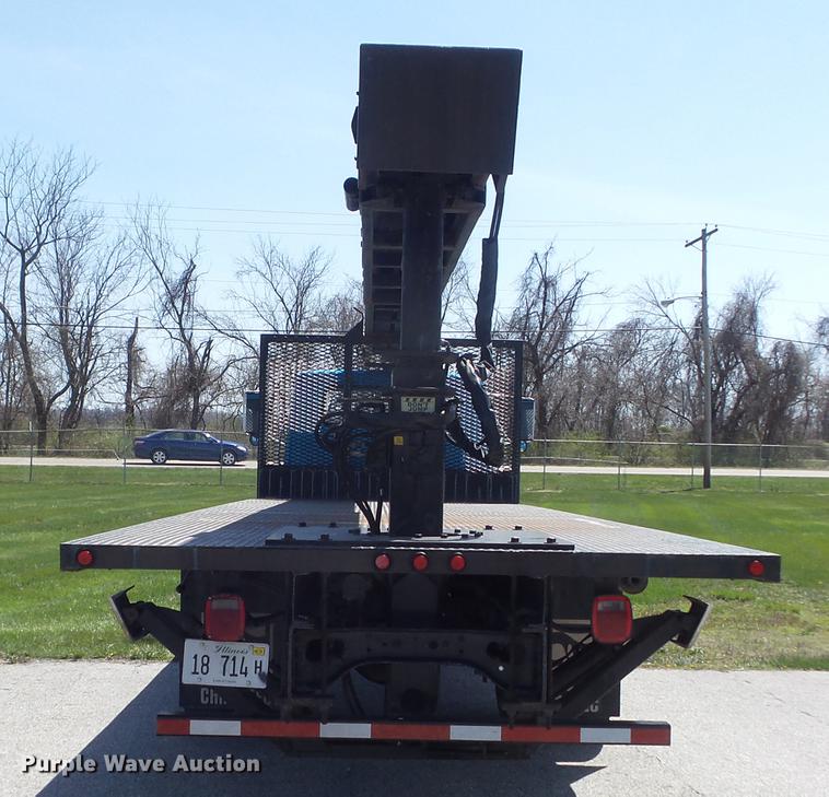 image for item DC7343 1995 International 4700 flatbed truck