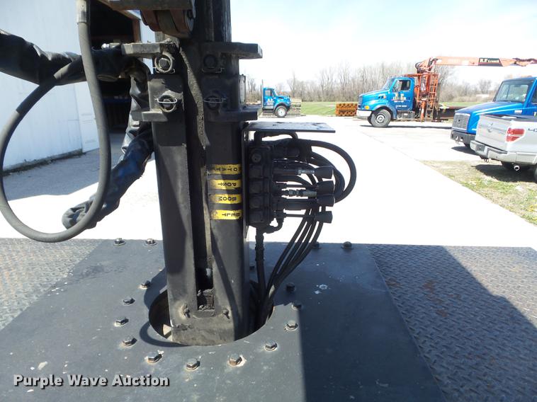 image for item DC7343 1995 International 4700 flatbed truck