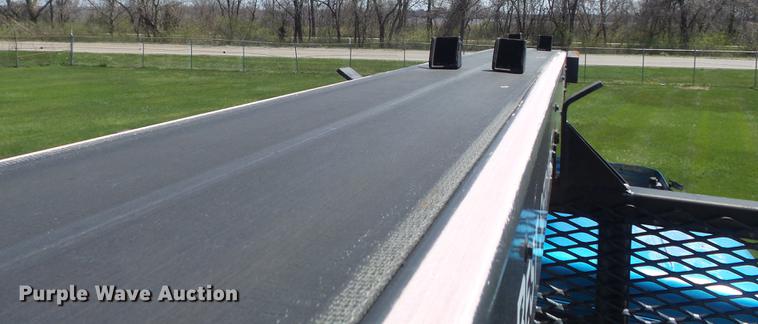 image for item DC7343 1995 International 4700 flatbed truck