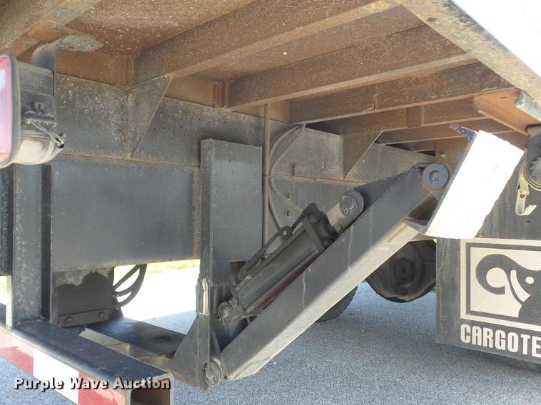 image for item DC7343 1995 International 4700 flatbed truck