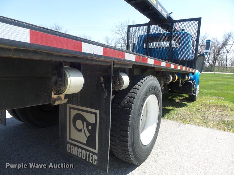 image for item DC7343 1995 International 4700 flatbed truck