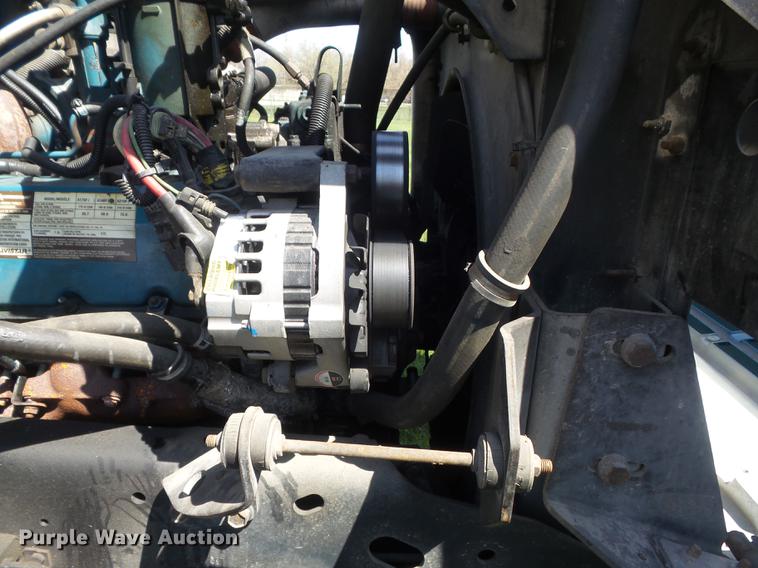 image for item DC7343 1995 International 4700 flatbed truck