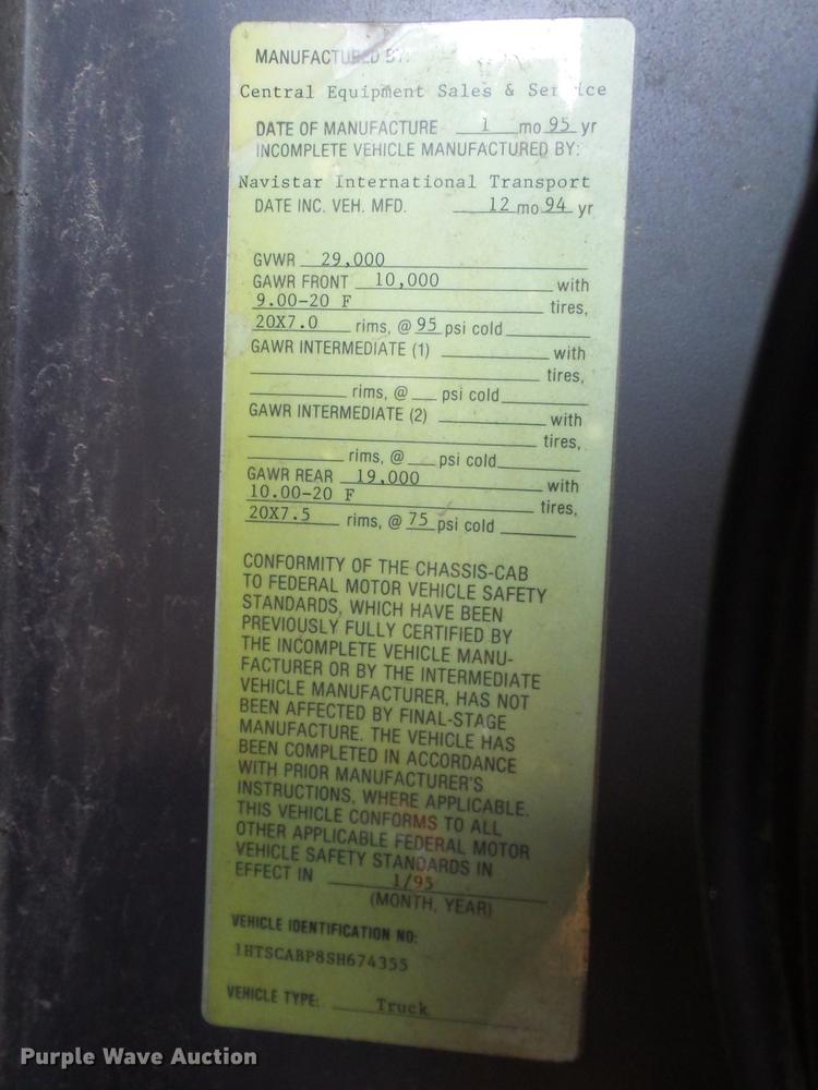 image for item DC7343 1995 International 4700 flatbed truck