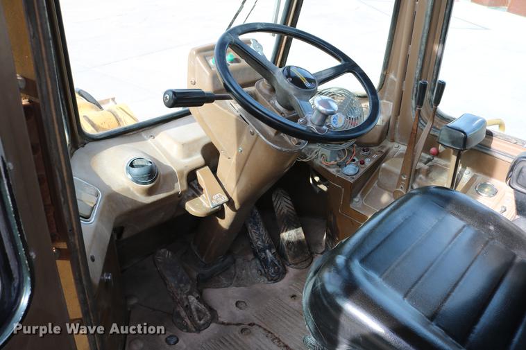 image for item DC7559 1982 Caterpillar 950B wheel loader