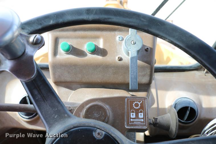 image for item DC7559 1982 Caterpillar 950B wheel loader