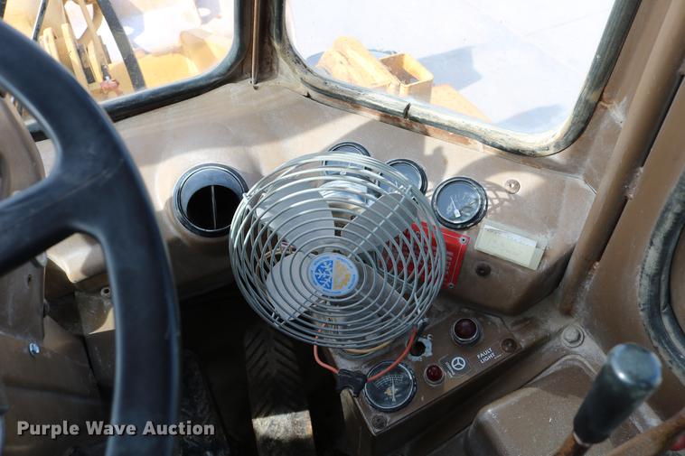 image for item DC7559 1982 Caterpillar 950B wheel loader