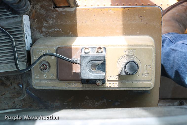 image for item DC7559 1982 Caterpillar 950B wheel loader