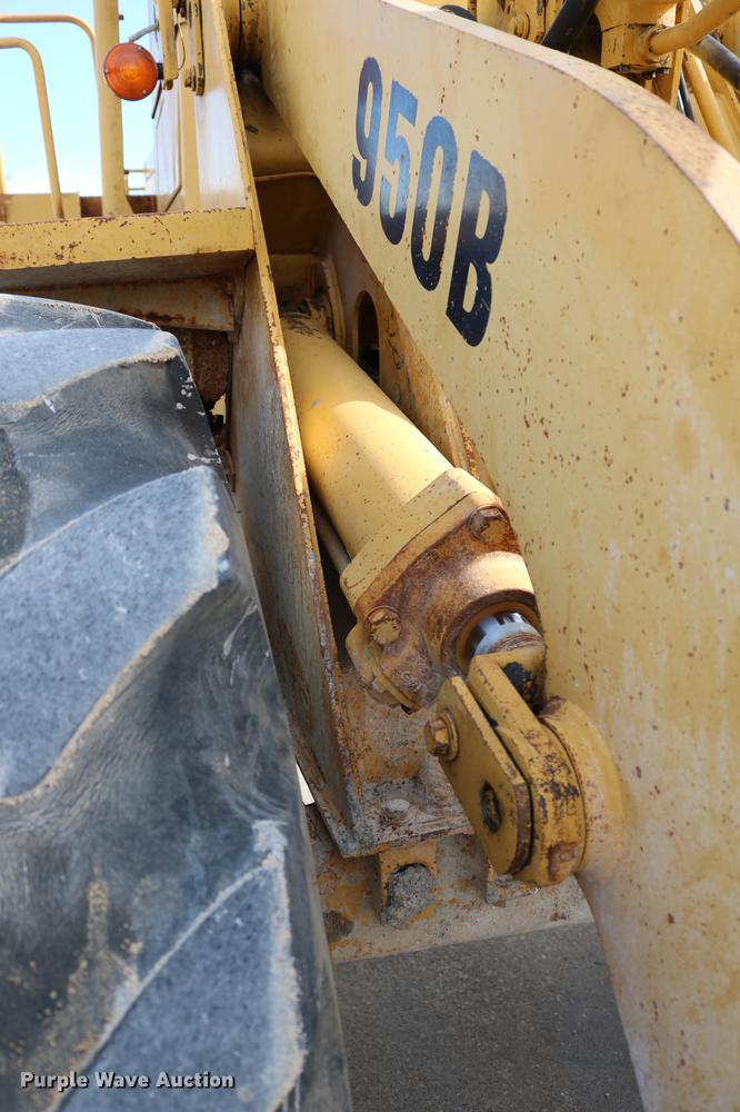 image for item DC7559 1982 Caterpillar 950B wheel loader