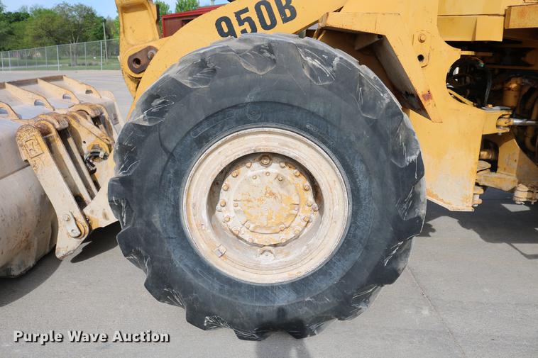 image for item DC7559 1982 Caterpillar 950B wheel loader