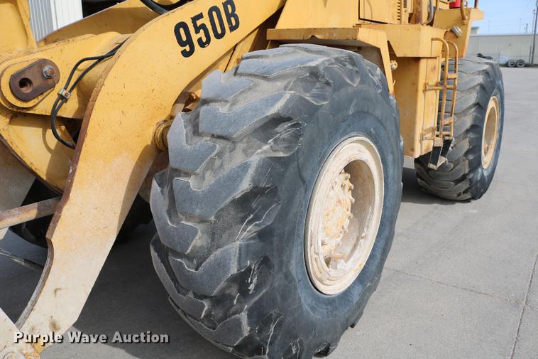 image for item DC7559 1982 Caterpillar 950B wheel loader