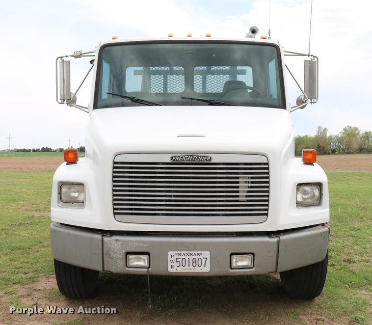 image for item DC7567 1994 Freightliner FL70 winch truck