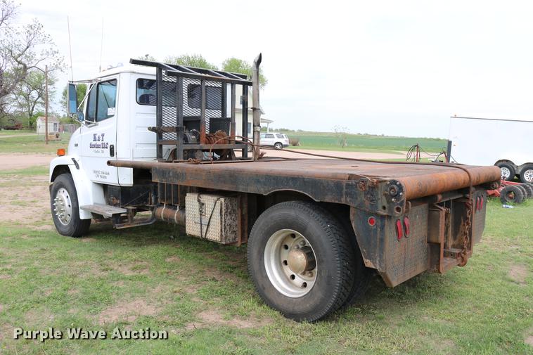 image for item DC7567 1994 Freightliner FL70 winch truck