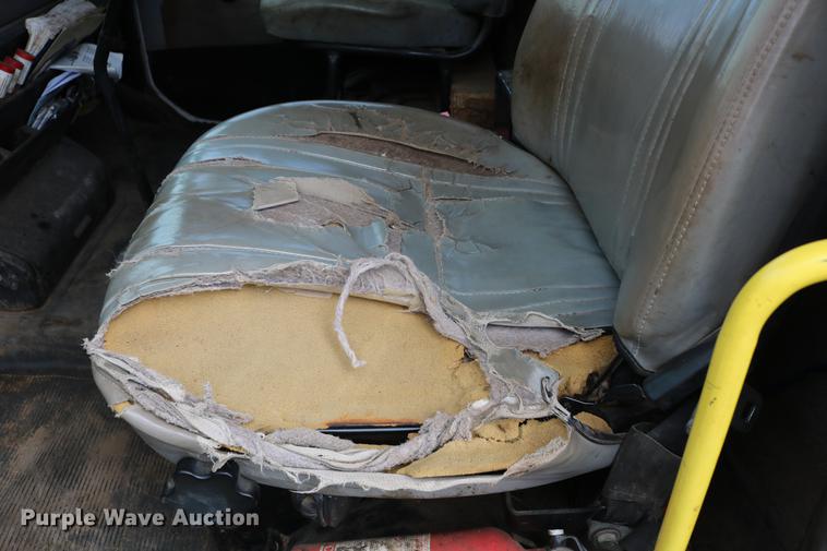 image for item DC7567 1994 Freightliner FL70 winch truck