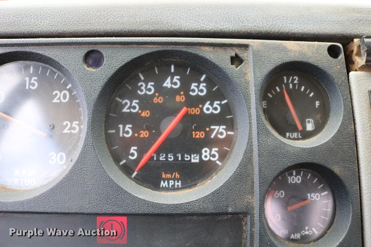 image for item DC7567 1994 Freightliner FL70 winch truck